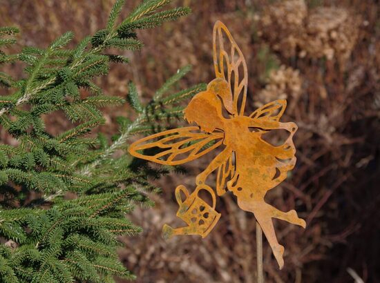 Elfė - sodo dekoracija iš sendinto metalo