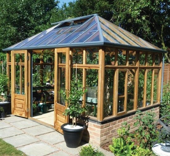 Glasshouse Medium 9 panelių (2,40 x 3,58 m; 8,6 m2) Dwarf Wall šiltnamis iš raudonojo kedro