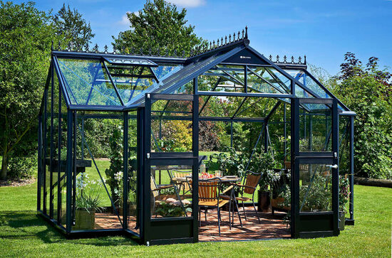 Orangeri (15,2 m2; 4,39 x 2,96 m) + pamatas