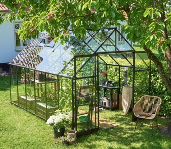 QUBE 812 (9,9 m2; 2,61 x 3,85 m)
