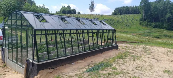 🏡 Dar viena premium klasės realizacija – sumontuotas Limes PRIMUS M 7,5 stiklinis šiltnamis!